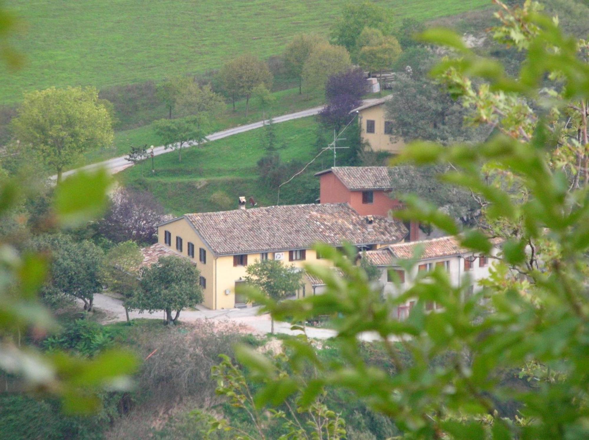 Agriturismo Orsaiola Урбания Экстерьер фото